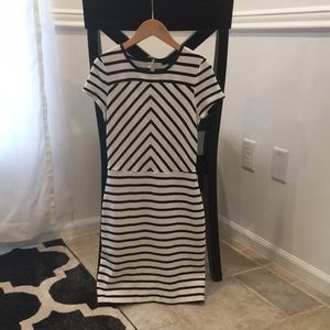 Banana Republic black and white striped dress 00P